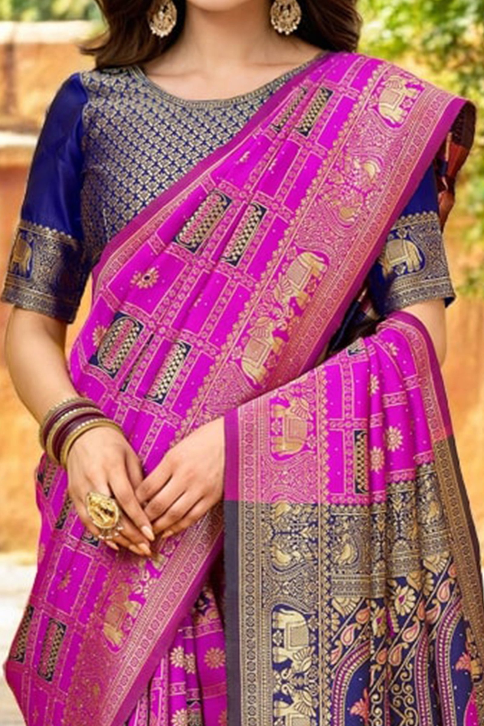 Pink Floral Weaving Paithani Saree In Soft Silk Accented With A Stylish Tassel Border Pallu - Image 2