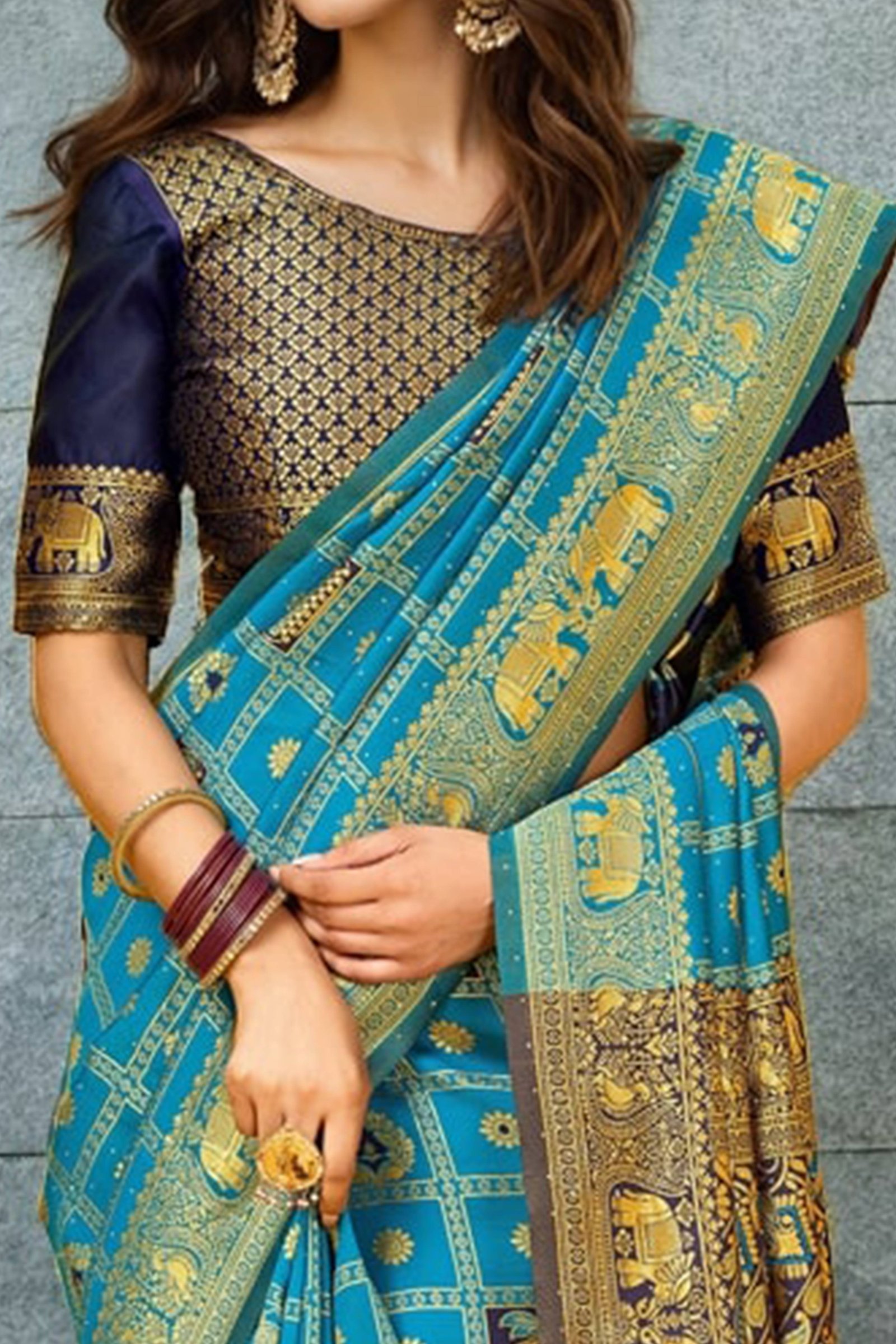 Blue Floral Weaving Paithani Saree In Soft Silk Accented With A Stylish Tassel Border Pallu - Image 2