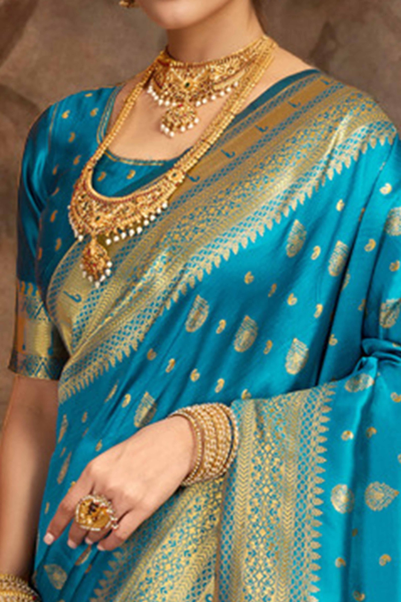 Blue Silk Blend Paithani Saree Showcasing Rich Zari Weaving With Birds & Floral Accents - Image 2