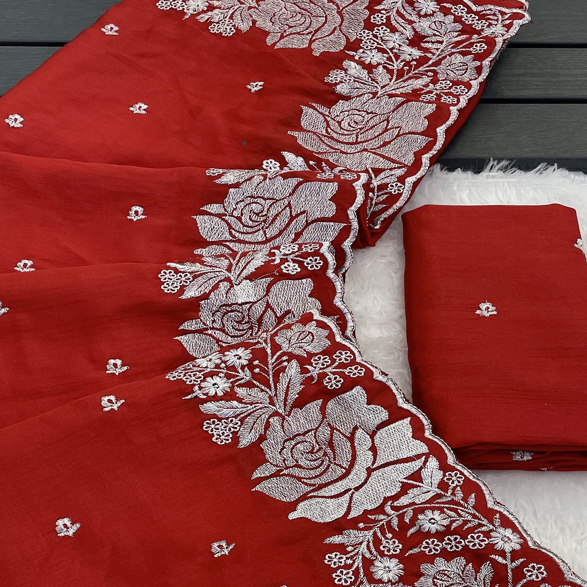 Elegant Red Chinon Chiffon Saree Embellished with Timeless Floral Zari Embroidery - Image 2