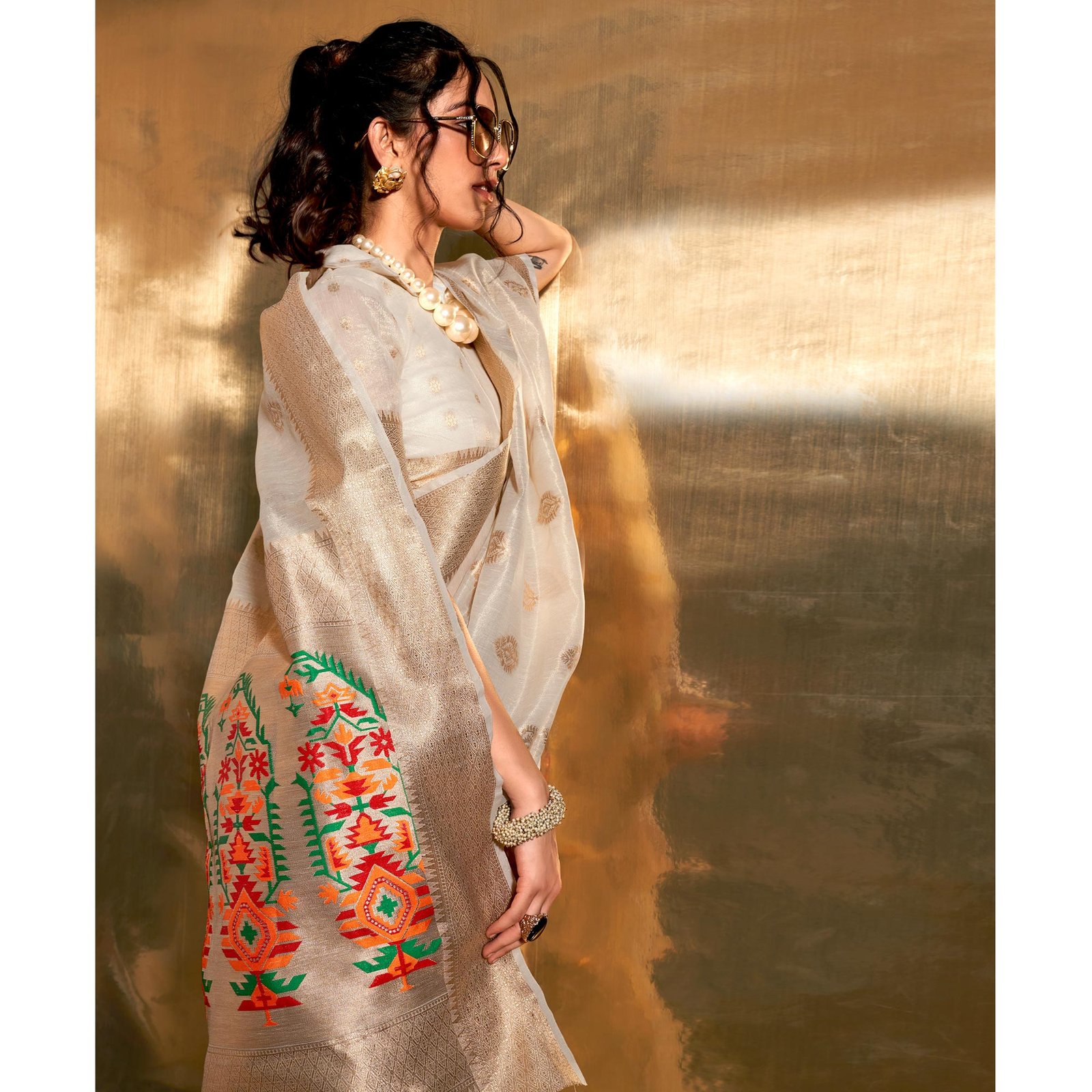 Off White Woven Tissue Paithani Saree - Image 4