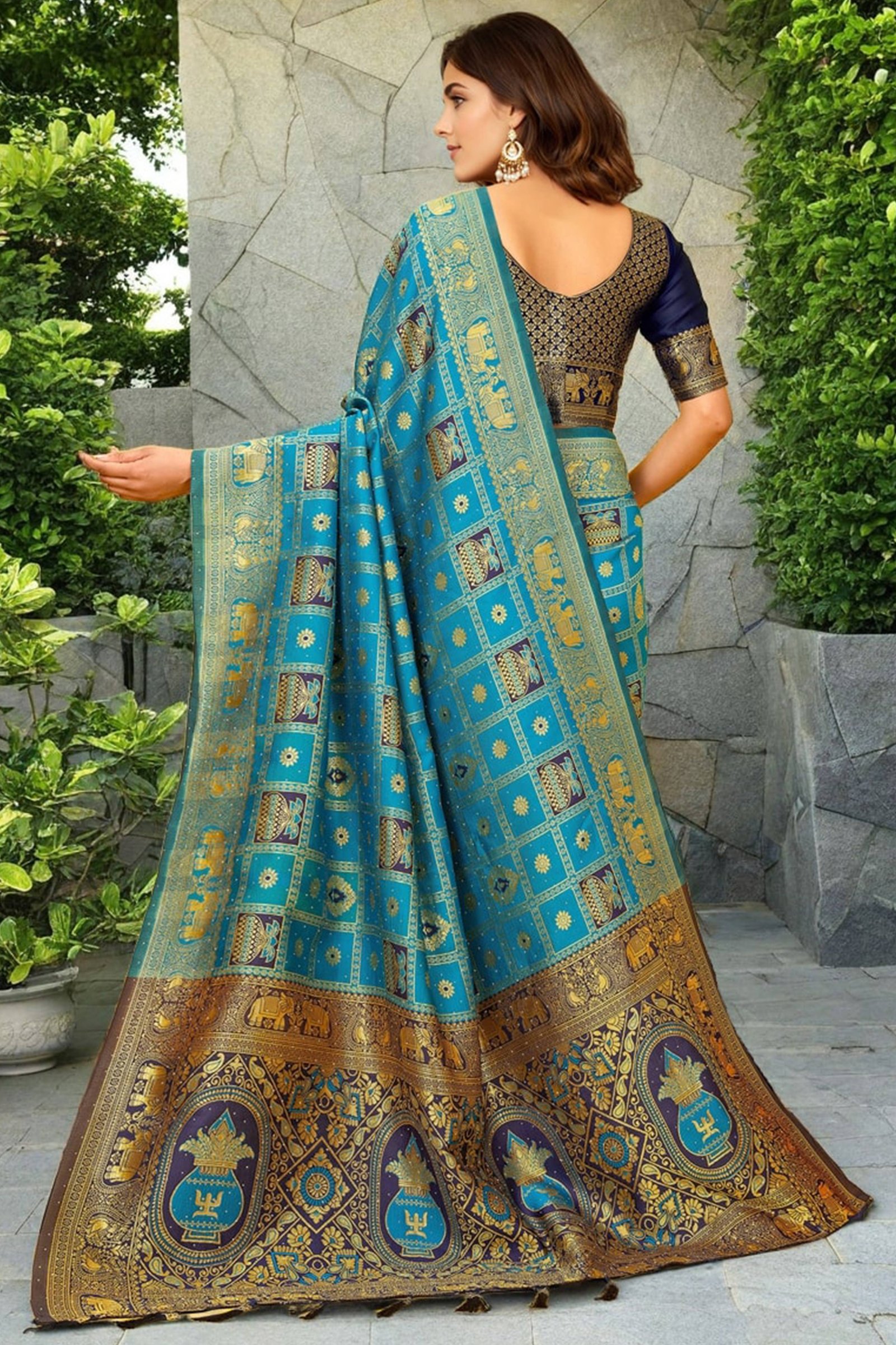 Blue Floral Weaving Paithani Saree In Soft Silk Accented With A Stylish Tassel Border Pallu - Image 5
