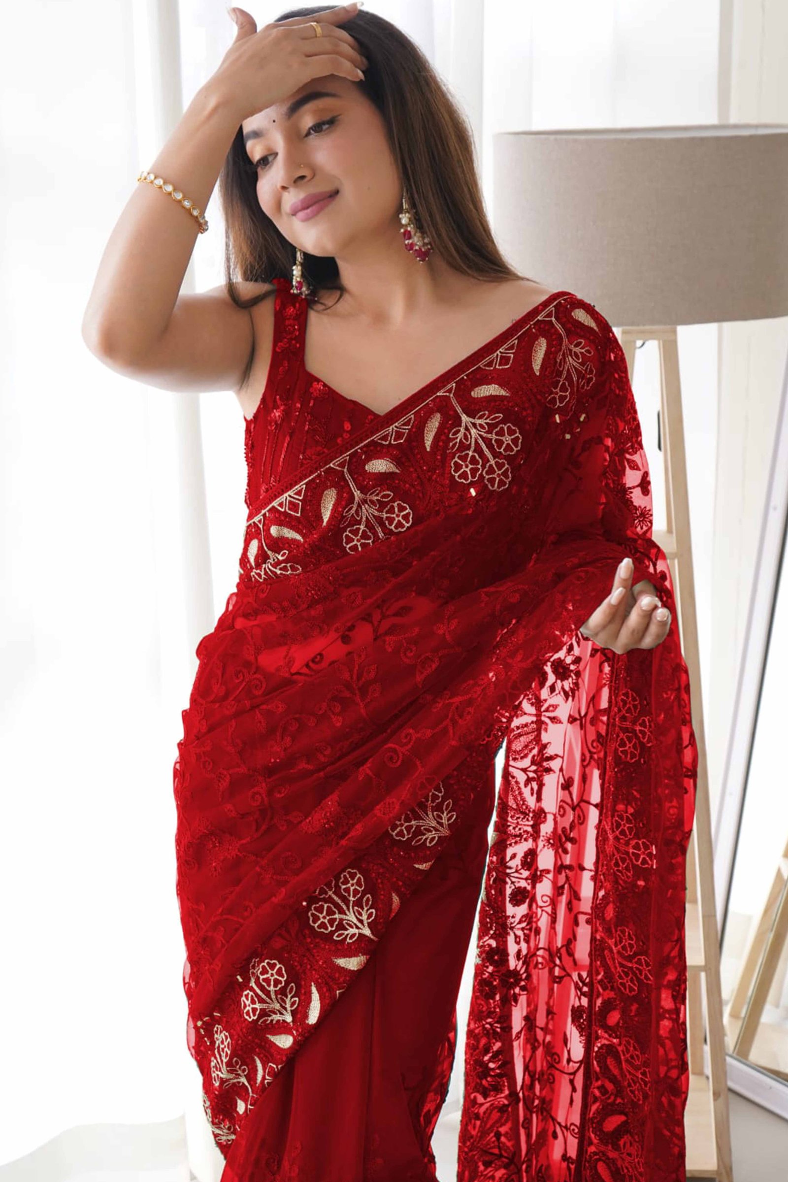 Maroon Net Saree With Floral Thread Embroidery Adorned In Stone & Mirror Accents - Image 5