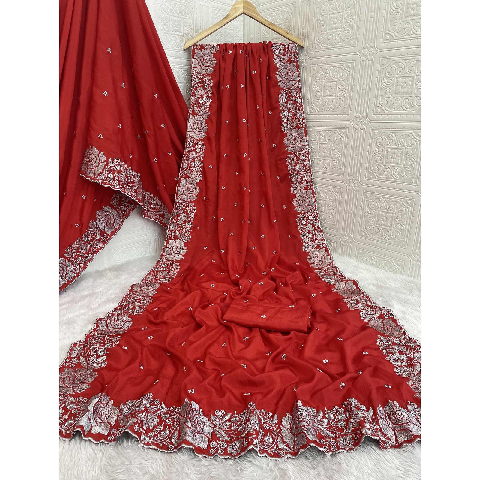 Elegant Red Chinon Chiffon Saree Embellished with Timeless Floral Zari Embroidery - Image 6