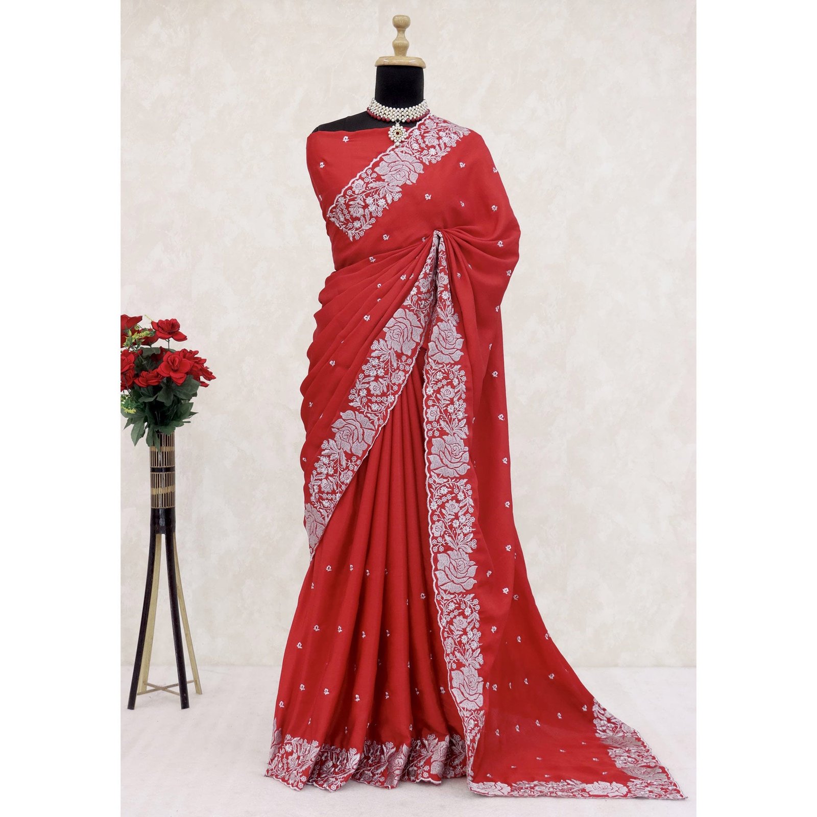 Elegant Red Chinon Chiffon Saree Embellished with Timeless Floral Zari Embroidery - Image 7