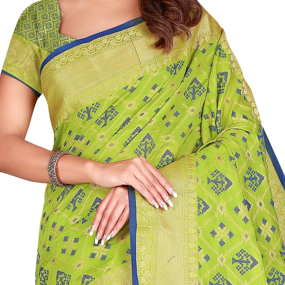 Flattering Green Colored Festive Wear Woven Patola Silk Saree - Image 2